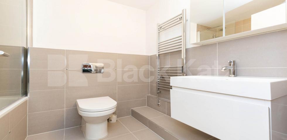 			VIRTUAL TOUR AVAILABLE!, 1 Bedroom, 1 bath, 1 reception Apartment			 Dove Road, CANONBURY-ISLINGTON